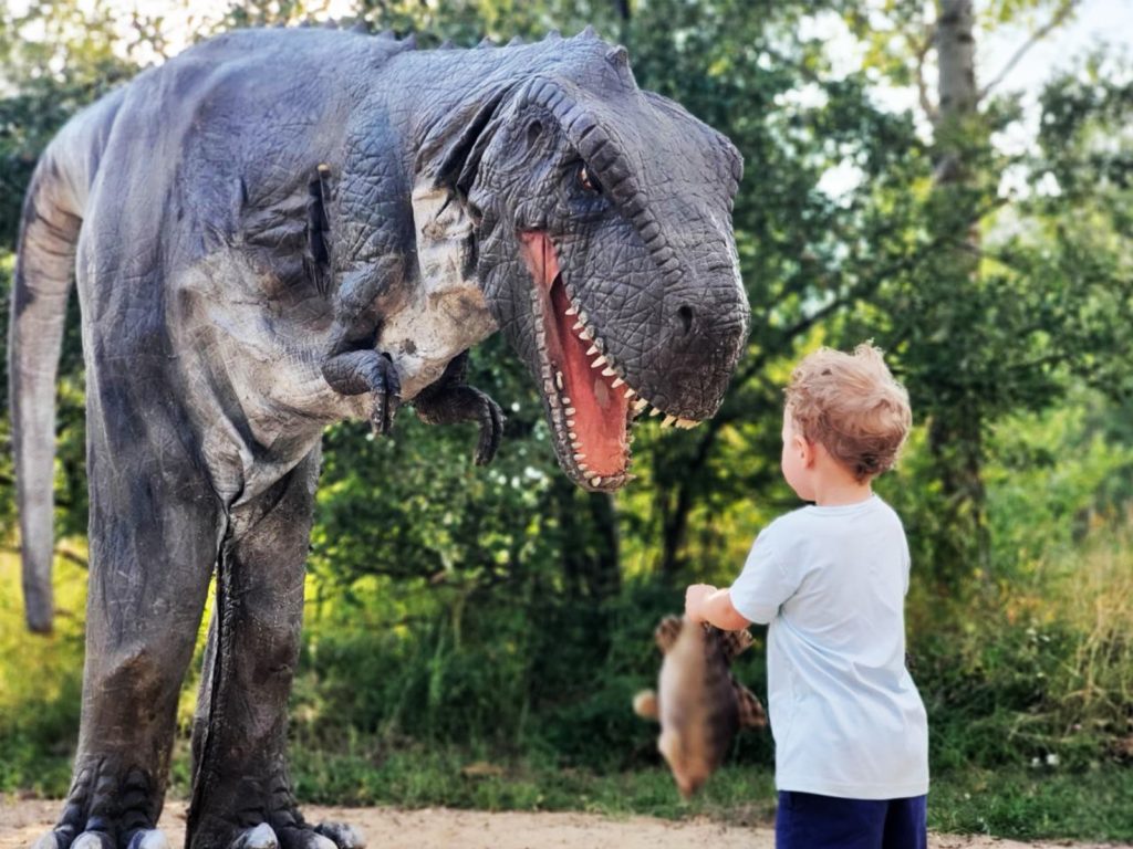 dinosaur-2-min
